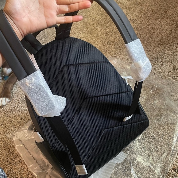 Large Court Backpack In Signature Canvas Black / Brown - Picture 6 of 15